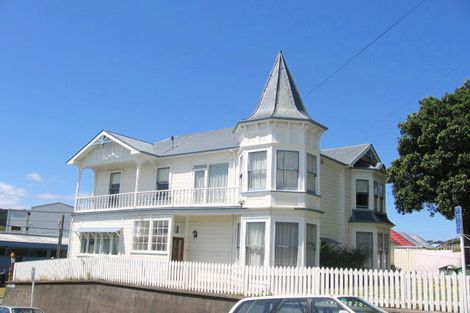 Photo of property in 1 Bidwill Street, Mount Cook, Wellington, 6021