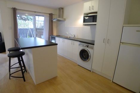 Photo of property in 4/83 Lake Road, Devonport, Auckland, 0622