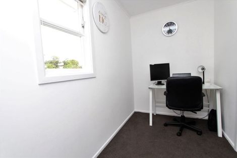 Photo of property in 31 Turville Crescent, Newlands, Wellington, 6037