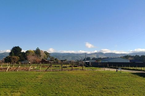 Photo of property in 12 Miles Lane, Carterton, 5713