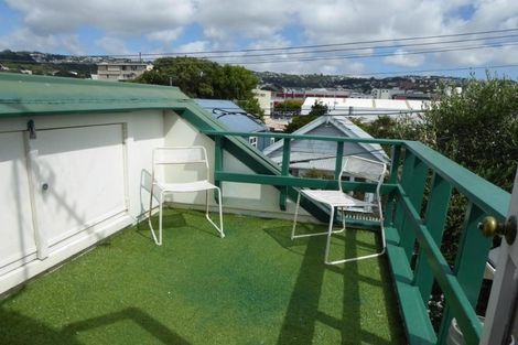 Photo of property in 16 Moir Street, Mount Victoria, Wellington, 6011