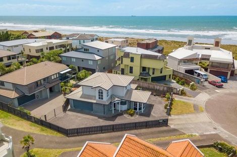 Photo of property in 23a Sunbrae Grove, Mount Maunganui, 3116