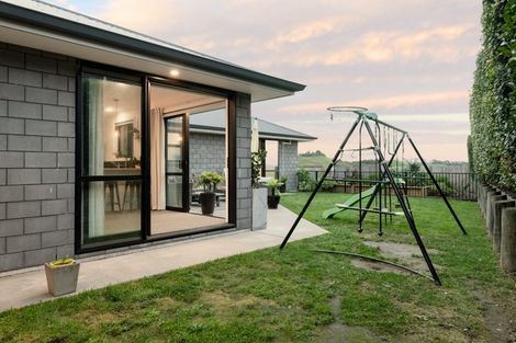 Photo of property in 205 Ballintoy Park Drive, Welcome Bay, Tauranga, 3175