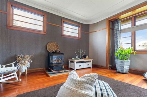 Photo of property in 16 Avon Street, Rongotea, 4476