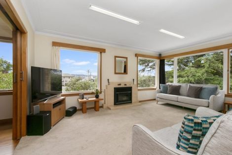 Photo of property in 32 Woodward Avenue, Mangere Bridge, Auckland, 2022