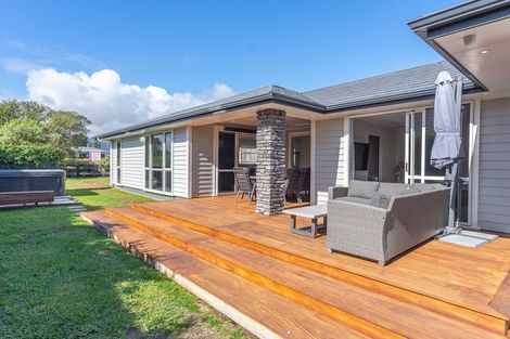 Photo of property in 3 Barbaras Way, Waikanae Beach, Waikanae, 5036