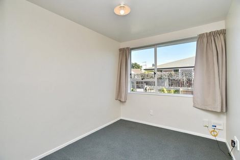 Photo of property in 2/5 Tamarisk Place, Parklands, Christchurch, 8083