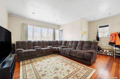 Photo of property in 2/27 Hillcrest Road, Papatoetoe, Auckland, 2025