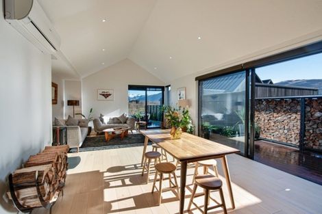 Photo of property in 10 Fife Court, Jacks Point, Queenstown, 9371