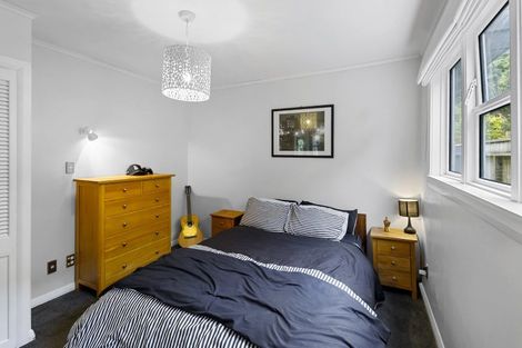 Photo of property in 9 Rona Street, Eastbourne, Lower Hutt, 5013