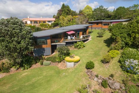 Photo of property in 106 Kemp Road, Massey, Auckland, 0614
