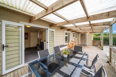 Photo of property in 15 Nikau Street, Inglewood, 4330