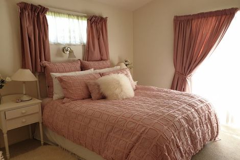 Photo of property in 18 Dunraven Place, Torbay, Auckland, 0630