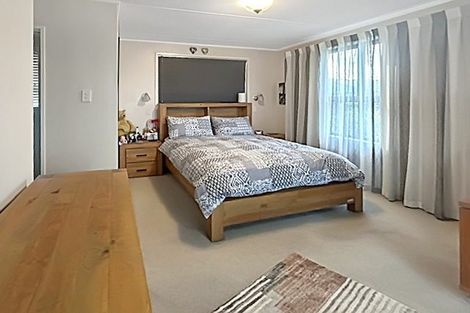 Photo of property in 19 Pirinoa Street, Feilding, 4702