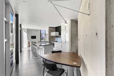 Photo of property in 3b Salmont Place, Kelburn, Wellington, 6012