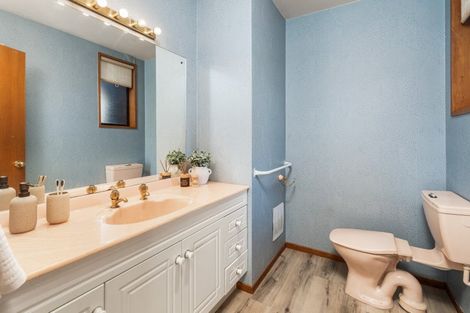 Photo of property in 19 Althorp Place, Avonhead, Christchurch, 8042