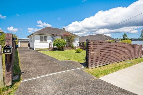 Photo of property in 82 Kelman Road, Kelston, Auckland, 0602