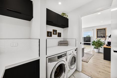 Photo of property in 6 Blacks Road, Greenhithe, Auckland, 0632