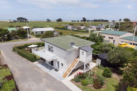 Photo of property in 30 Seaview Road, Herbertville, Dannevirke, 4970
