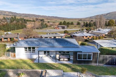 Photo of property in 25 Tamblyn Drive, Lake Roxburgh Village, Roxburgh, 9571