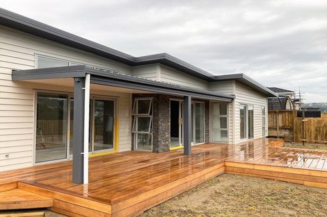 Photo of property in 24 Farnworth Terrace, Churton Park, Wellington, 6037