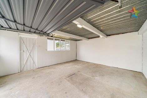 Photo of property in 17 Reynolds Street, Taita, Lower Hutt, 5011
