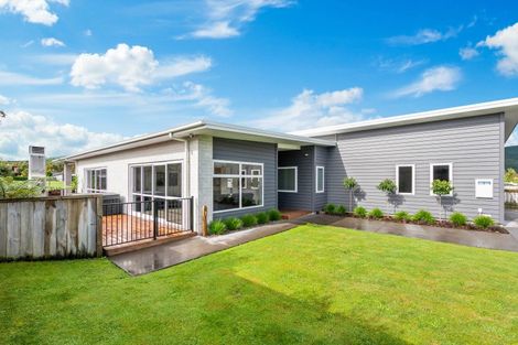 Photo of property in 69 Montgomery Crescent, Kinloch, Taupo, 3377