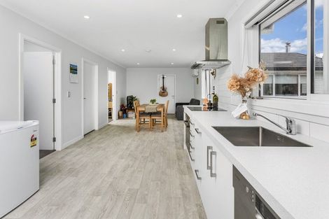 Photo of property in 339a Glenvar Road, Long Bay, Auckland, 0630