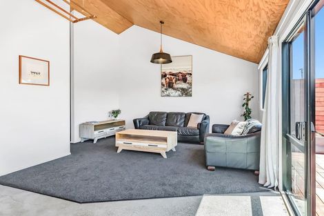 Photo of property in 16 Glen Oak Drive, Kirwee, Darfield, 7571