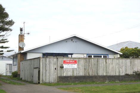 Photo of property in 207 Seaview Road, Westown, New Plymouth, 4310