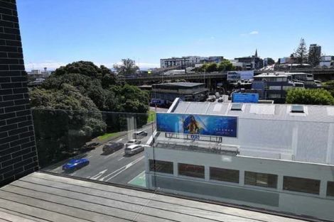 Photo of property in 3/246g Khyber Pass Road, Grafton, Auckland, 1023