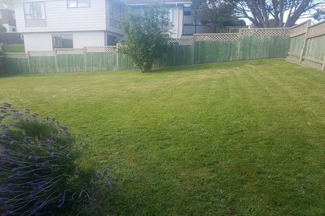 Photo of property in 79 Victory Crescent, Tawa, Wellington, 5028
