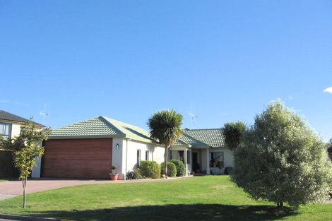 Photo of property in 11 Chesterfield Place, Rototuna, Hamilton, 3210