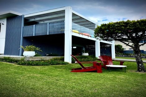 Photo of property in 21 Tindalls Bay Road, Tindalls Beach, Whangaparaoa, 0930