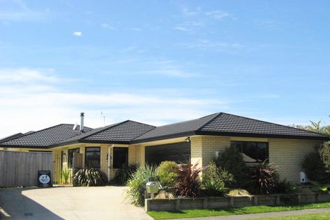 Photo of property in 4 Maple Crescent, Whalers Gate, New Plymouth, 4310