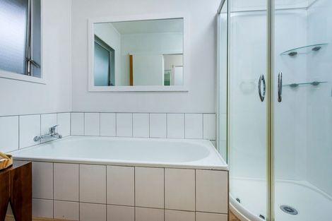 Photo of property in 12 Gretel Place, Hillcrest, Auckland, 0627