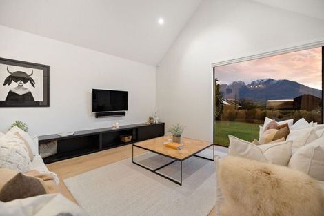 Photo of property in 1 Wanderer Lane, Jacks Point, Queenstown, 9371