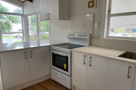 Photo of property in 95 Ennis Avenue, Pakuranga Heights, Auckland, 2010