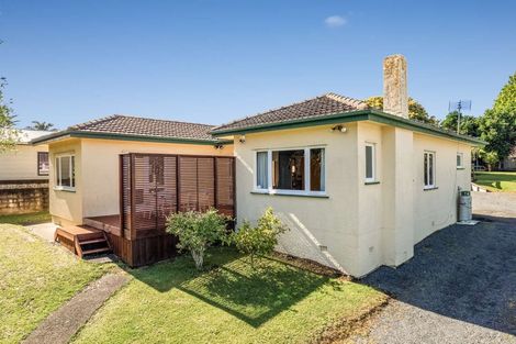 Photo of property in 17 Howden Street, Waiuku, 2123