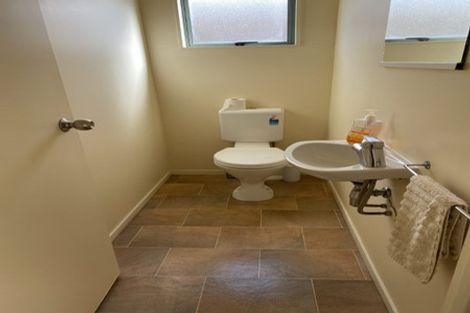 Photo of property in 17 Kona Crescent, Henderson, Auckland, 0610