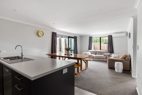 Photo of property in 17 Lakeside Terrace, Omokoroa, 3114