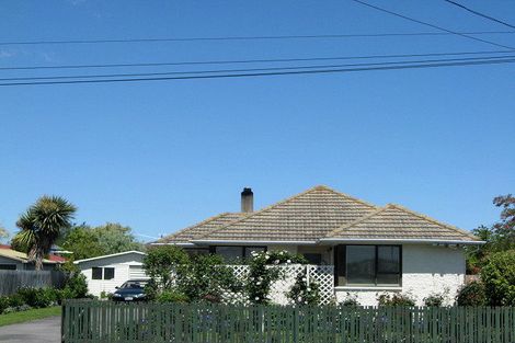 Photo of property in 46 Farquhars Road, Redwood, Christchurch, 8051