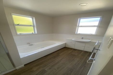 Photo of property in 1/5a Madeley Road, Mount Pleasant, Christchurch, 8081