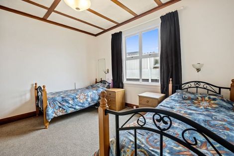 Photo of property in 220 Mangorei Road, Merrilands, New Plymouth, 4312