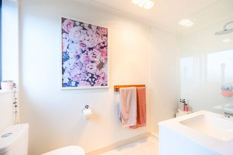 Photo of property in 18 Galea Grove, Kelvin Grove, Palmerston North, 4414