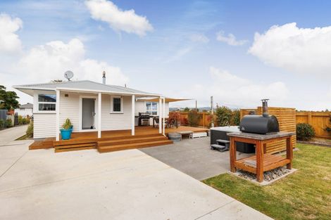 Photo of property in 42 Peters Avenue, Cloverlea, Palmerston North, 4412