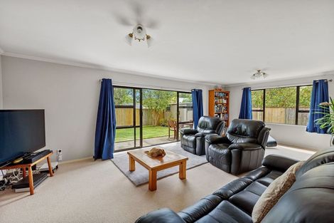 Photo of property in 141 Belvedere Avenue, Waikanae, 5036