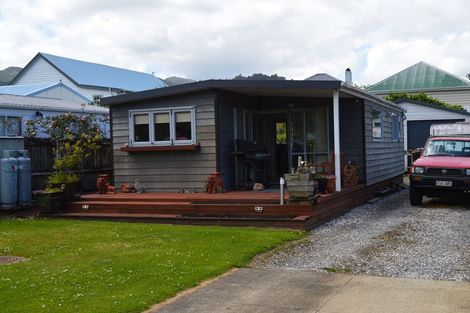 Photo of property in 74 Watt Street, Coromandel, 3506