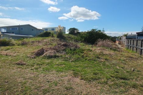 Photo of property in 37 Marine Parade South, Foxton Beach, Foxton, 4815