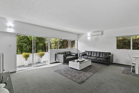 Photo of property in Standen Court, 1/90 Karori Road, Karori, Wellington, 6012